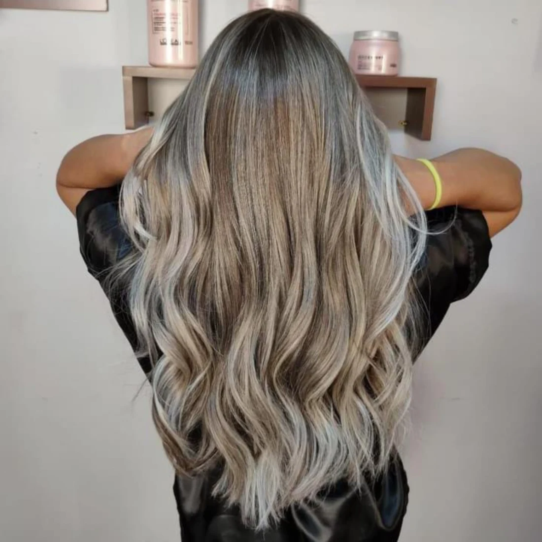 Resultado de loiro platinado por Sandy Campos